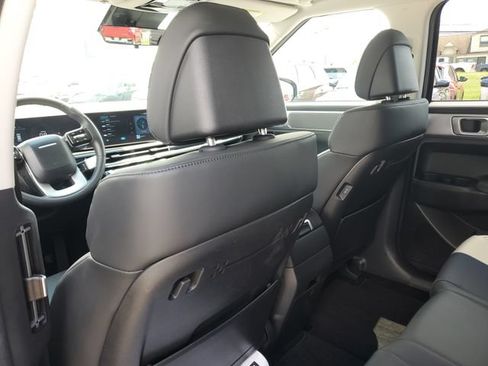 Certified 2024 Hyundai Santa Fe SEL AWD/4WD image 13