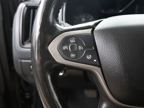 Used 2019 Chevrolet Colorado Z71 AWD/4WD image 11