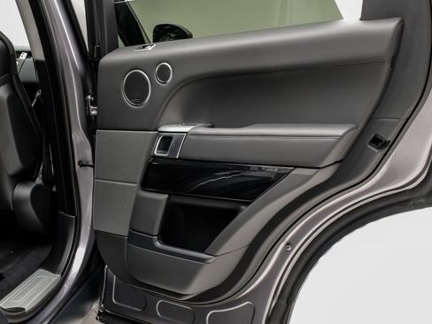 Used 2022 Land Rover Range Rover Sport SVR image 41