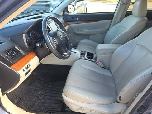 Used 2014 Subaru Outback 2.5i Limited image 9