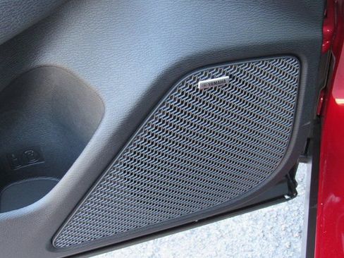 New 2025 Mitsubishi Outlander SE image 12