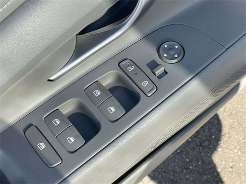 Certified 2025 Hyundai Elantra Sport image 12