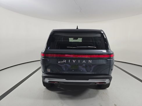 Used 2024 Rivian R1S Adventure image 6
