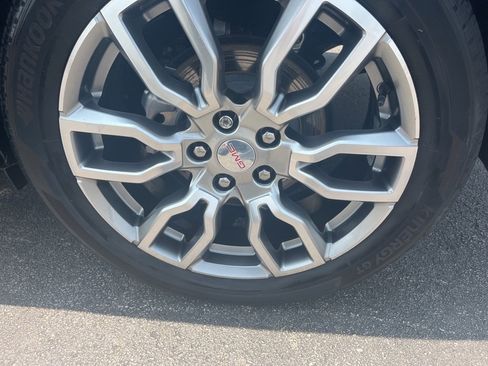 Used 2022 GMC Terrain Denali w/ Denali Premium Package image 9