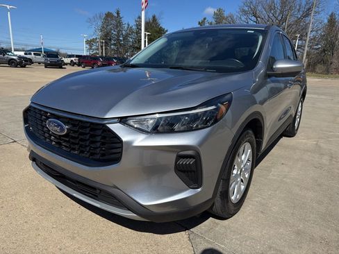 Used 2023 Ford Escape Active w/ Tech Pack #2 image 2