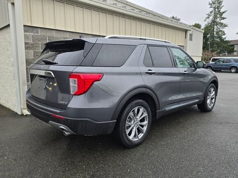 Used 2022 Ford Explorer Limited w/ Equipment Group 301A image 10