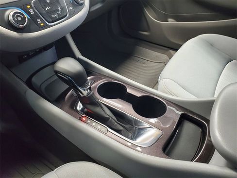 Used 2022 Chevrolet Malibu LT image 23