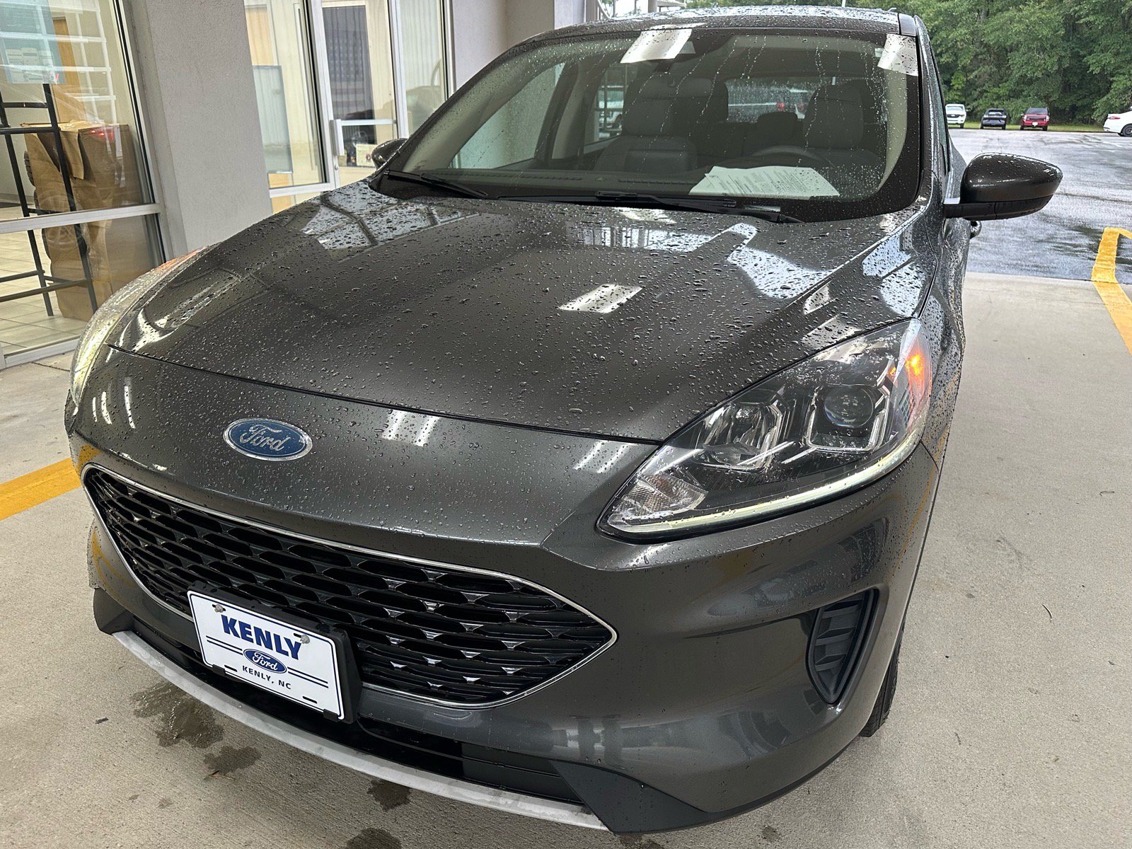 Certified 2020 Ford Escape SE FWD image 2