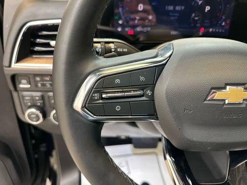 Used 2025 Chevrolet Suburban High Country image 27