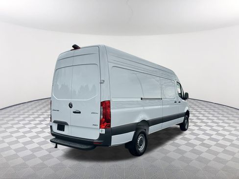 Used 2025 Mercedes-Benz Sprinter 2500 image 5