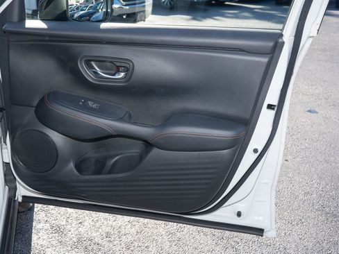 Used 2024 Honda HR-V Sport image 12