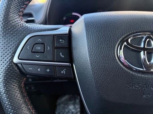 Used 2022 Toyota Sienna XSE w/ XSE Plus Package image 15