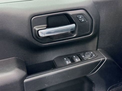 Used 2020 Chevrolet Silverado 1500 Custom w/ Custom Value Package image 17