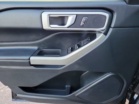 Used 2022 Ford Explorer XLT w/ Equipment Group 202A image 15