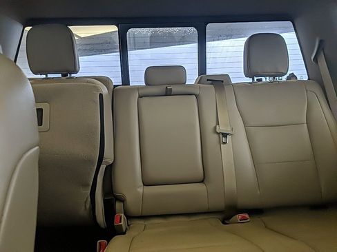 Used 2017 Ford F150 Lariat w/ Equipment Group 502A Luxury AWD/4WD image 34