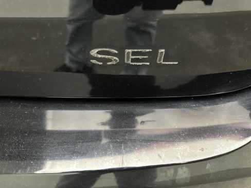 Used 2017 Ford Focus SEL image 12