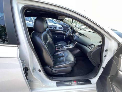 Used 2015 Nissan Sentra SR w/ SR Premium Package FWD image 10
