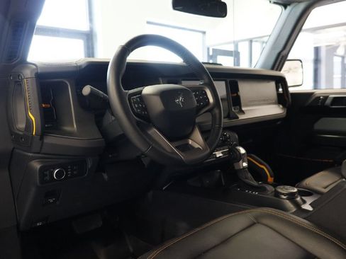 Used 2024 Ford Bronco Badlands AWD/4WD image 3