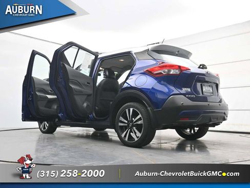 Used 2020 Nissan Kicks SR w/ SR Premium Package image 35