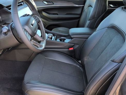 New 2026 Jeep Grand Cherokee L 4WD image 12