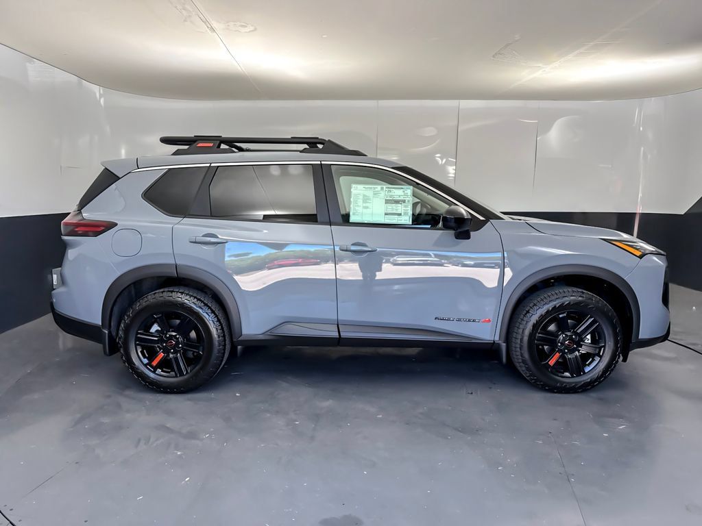 Used 2026 Nissan Rogue SV AWD/4WD image 2