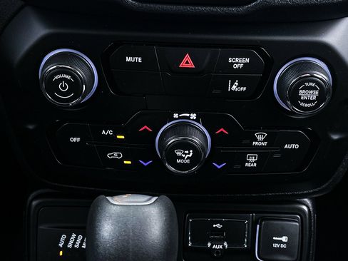 Used 2021 Jeep Renegade Latitude w/ Convenience Group image 21