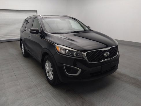Used 2018 Kia Sorento FWD image 13