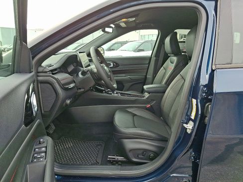 New 2026 Jeep Compass Trailhawk image 8