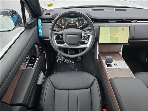 New 2026 Land Rover Range Rover Long Wheelbase SE image 16