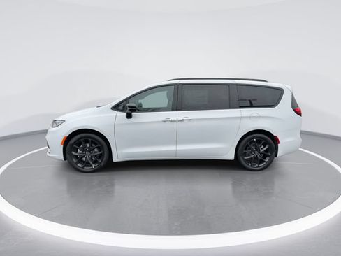 New 2026 Chrysler Pacifica Limited w/ S Appearance Package FWD image 5