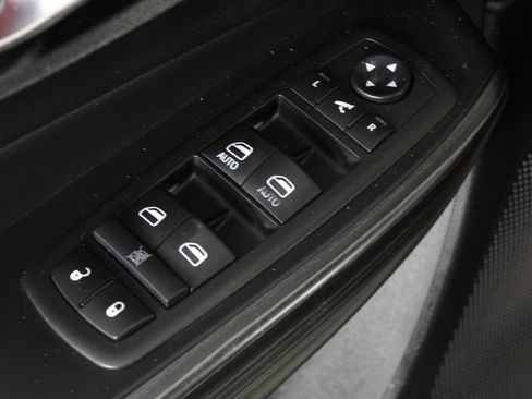 Used 2015 Jeep Cherokee Limited FWD image 22