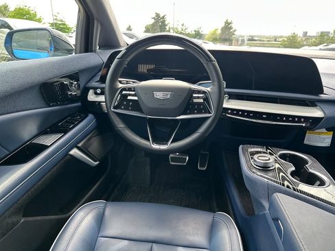 New 2025 Cadillac Optiq Luxury 2 w/ LPO, Floor Liner Package AWD/4WD image 36