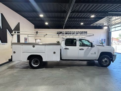 Used 2012 Chevrolet Silverado 3500 W/T image 4