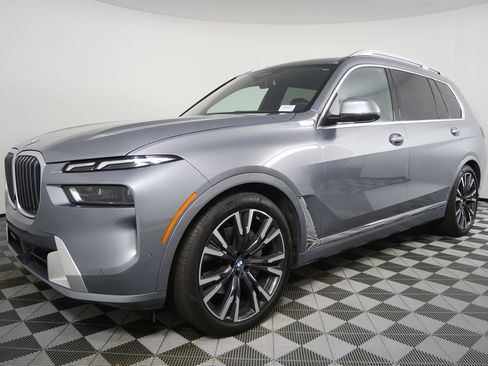 Certified 2023 BMW X7 xDrive40i w/ Premium Package image 8