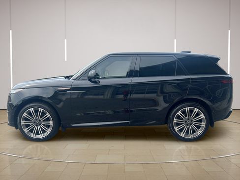 Used 2024 Land Rover Range Rover Sport Dynamic SE AWD/4WD image 2