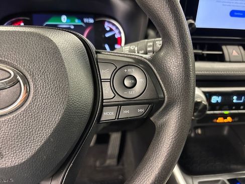 Used 2024 Toyota RAV4 XLE image 21