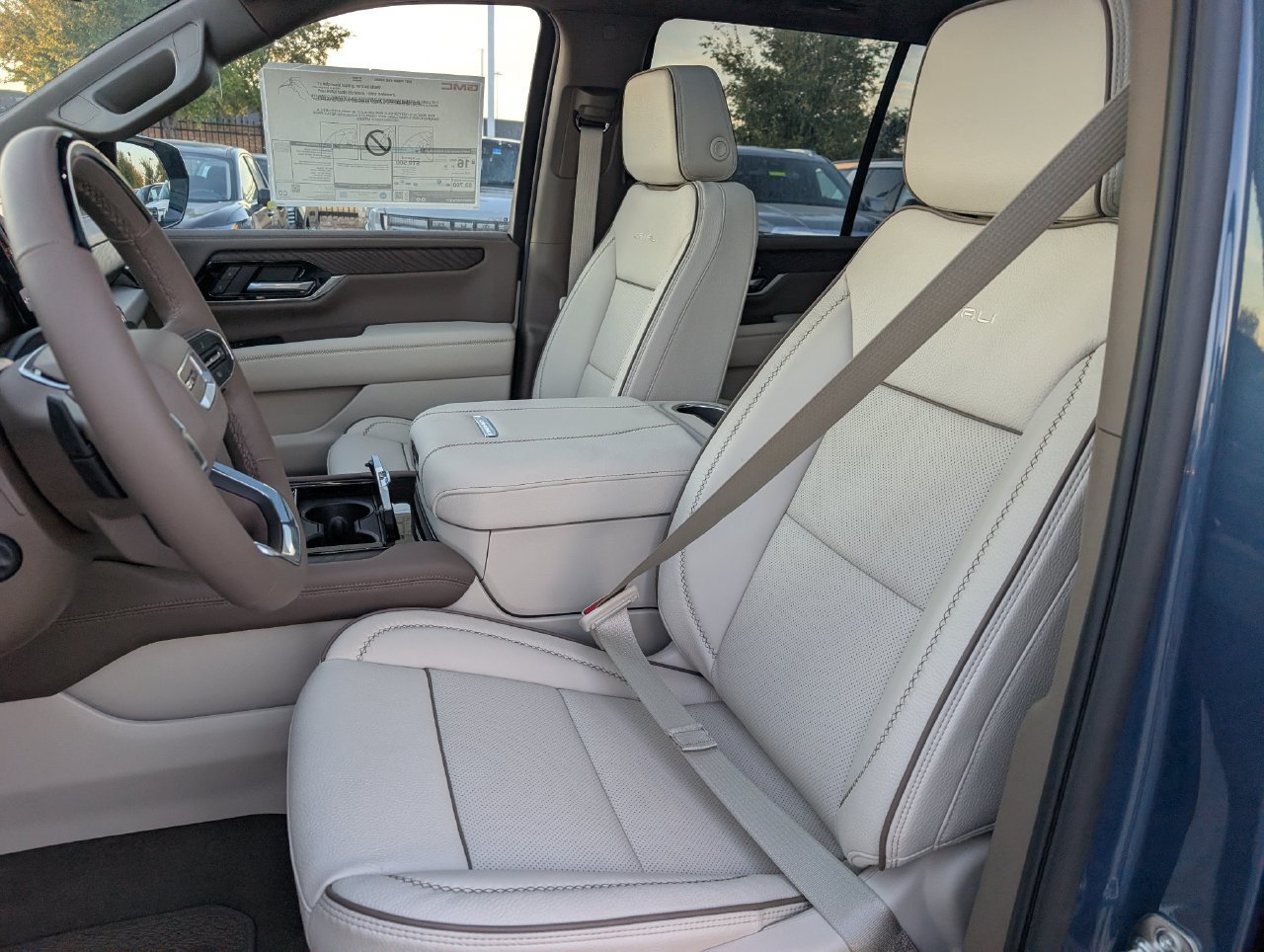 New 2027 GMC Yukon Denali w/ Advanced Technology Package AWD/4WD image 18