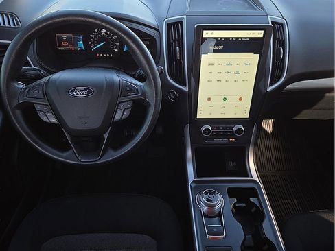 Used 2022 Ford Edge SE w/ Black Appearance Package image 10