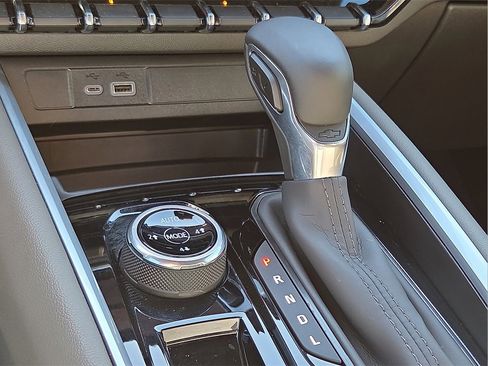 Used 2025 Chevrolet Colorado ZR2 w/ Technology Package image 26