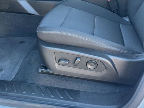 Used 2024 Chevrolet Colorado Trail Boss w/ Technology Package image 11