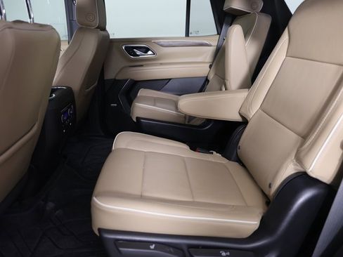 Used 2024 Chevrolet Tahoe Premier image 3