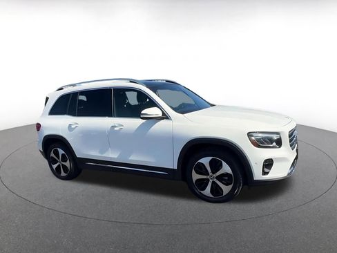 Used 2025 Mercedes-Benz GLB 250 image 2