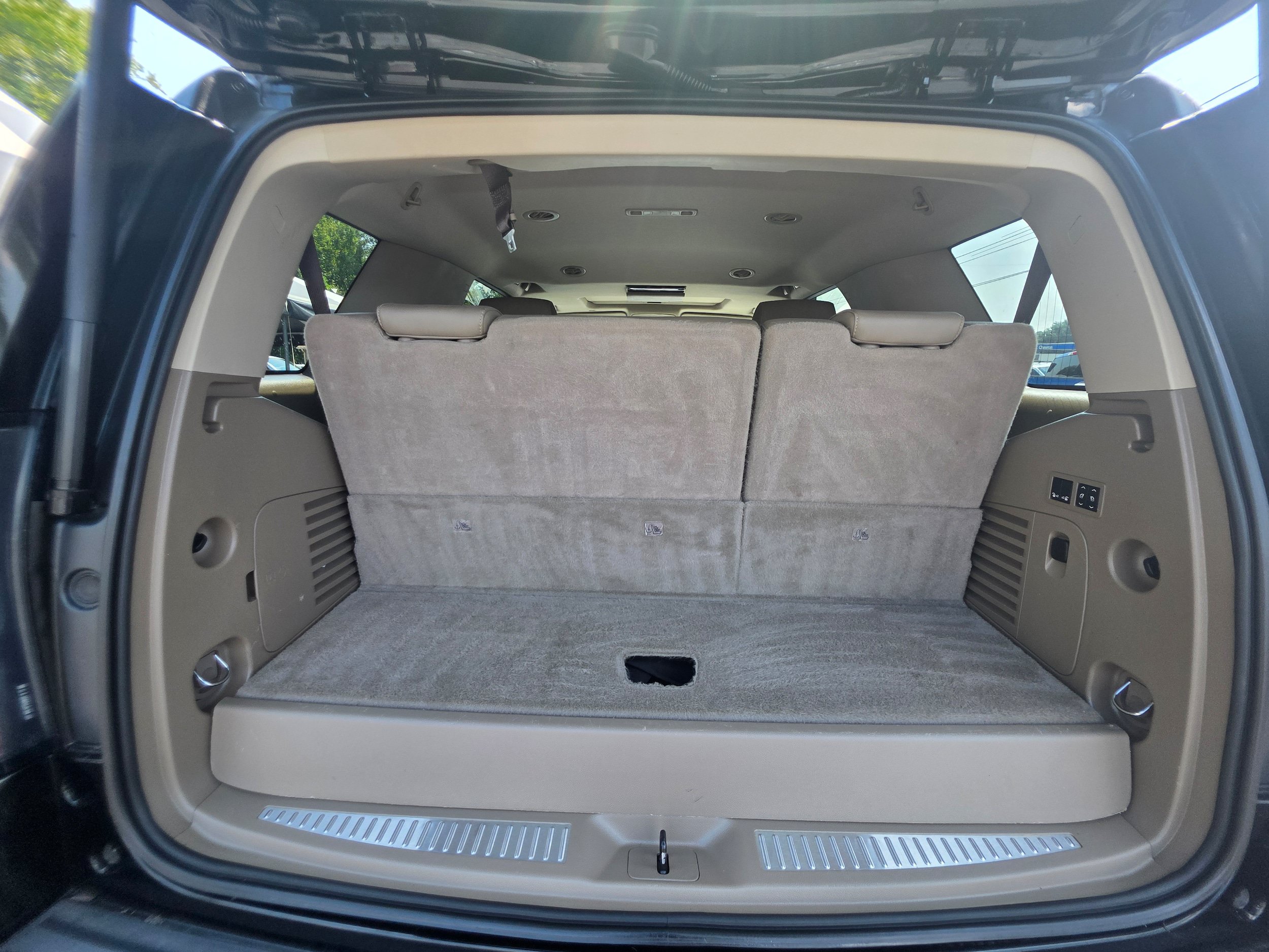 Used 2017 GMC Yukon SLT w/ Open Road Package RWD image 28