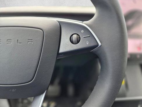 Used 2026 Tesla Model Y AWD image 16