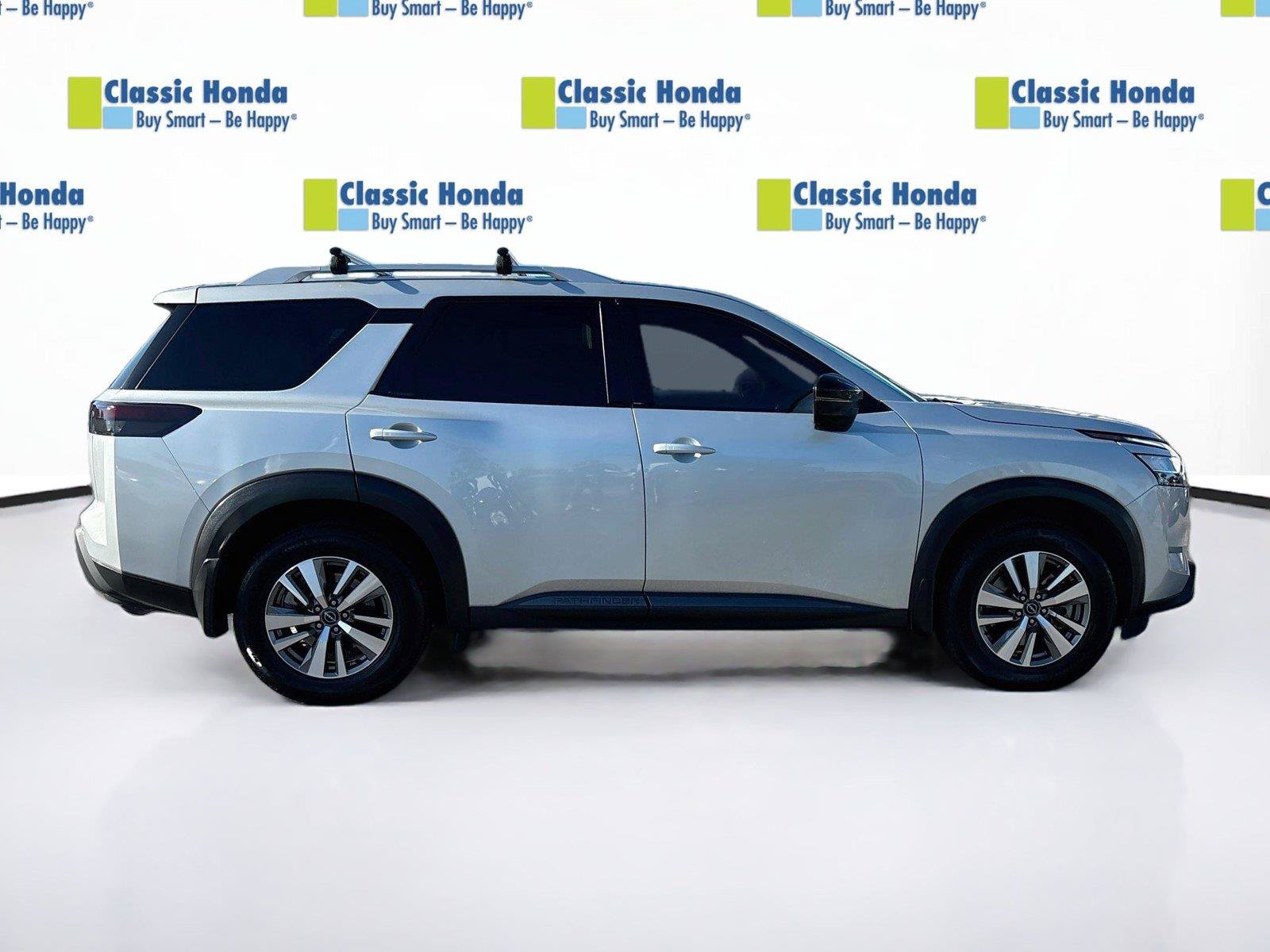 Used 2022 Nissan Pathfinder SL w/ Cargo Package AWD/4WD image 9
