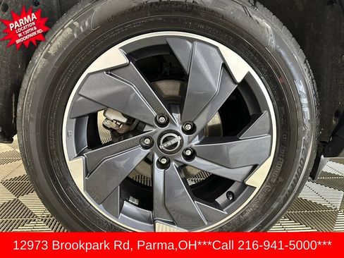Used 2025 Nissan Rogue SV FWD image 28