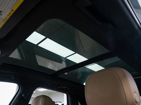 Used 2020 Porsche Cayenne image 16