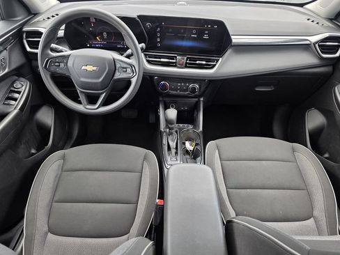 Used 2024 Chevrolet TrailBlazer LT AWD/4WD image 16