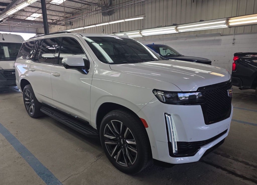 Used 2021 Cadillac Escalade Sport RWD image 3