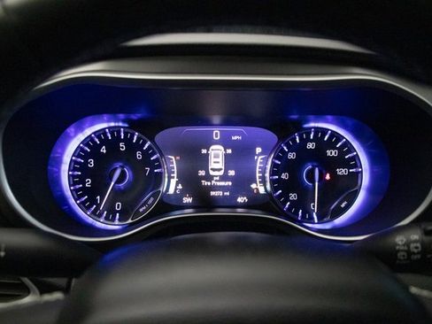 Used 2022 Chrysler Pacifica Touring-L image 30